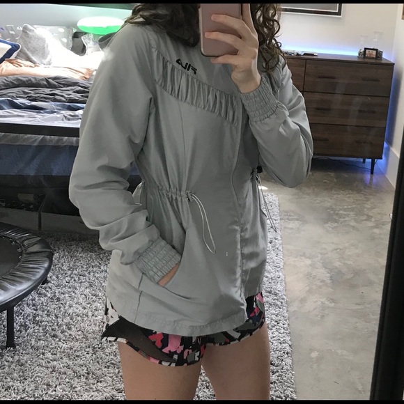 (SOLD) FILA Windbreaker - Picture 7 of 8